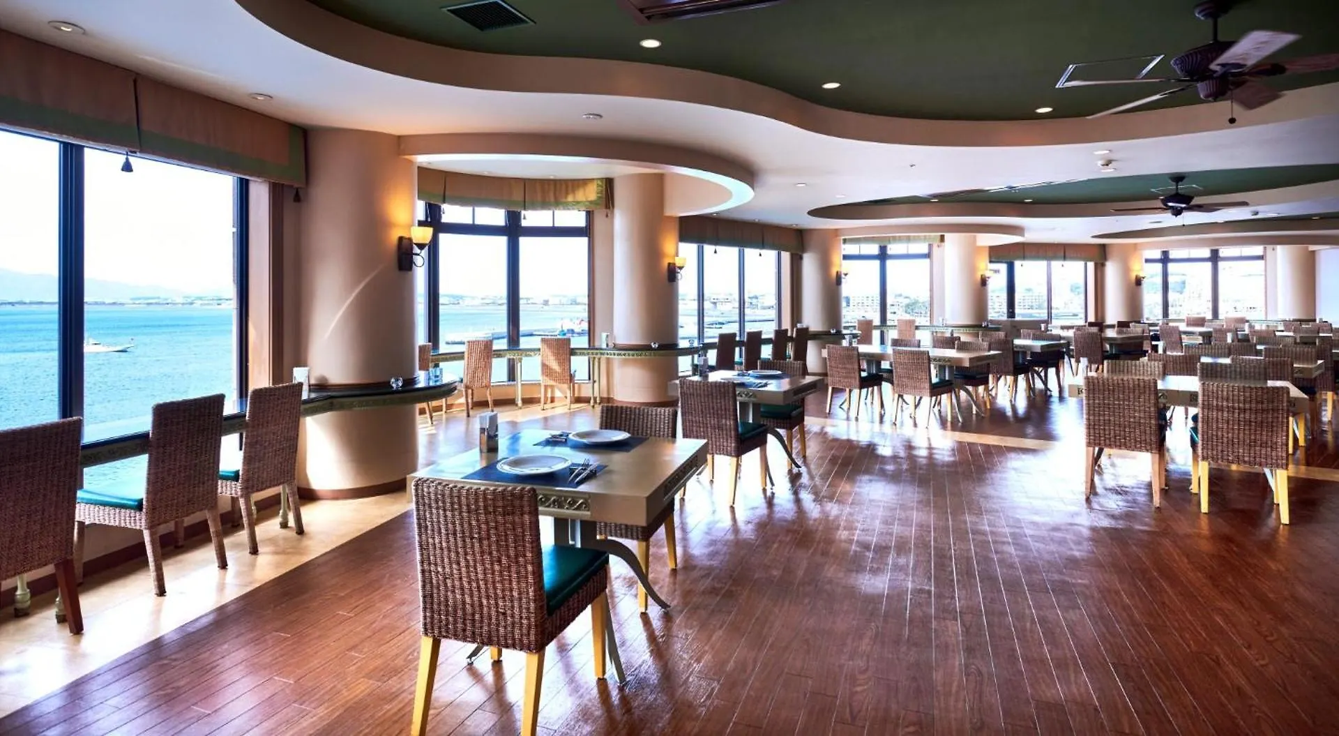 Enoshima Hotel ーenoshima Island Spa Hotel Buildingー Fujisawa